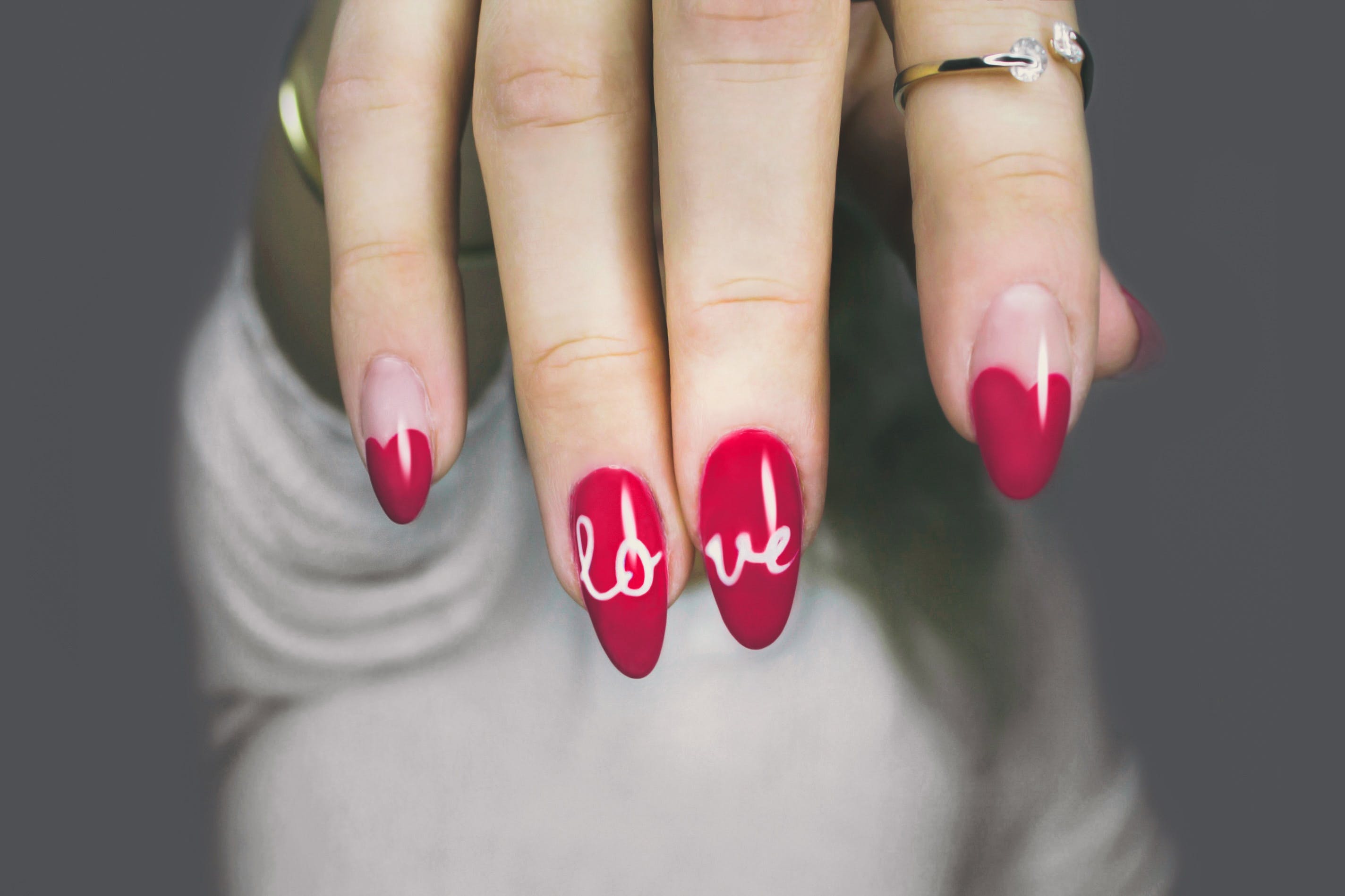 The Allure of Wearable Nail Art: A Dive into Press-On Nails